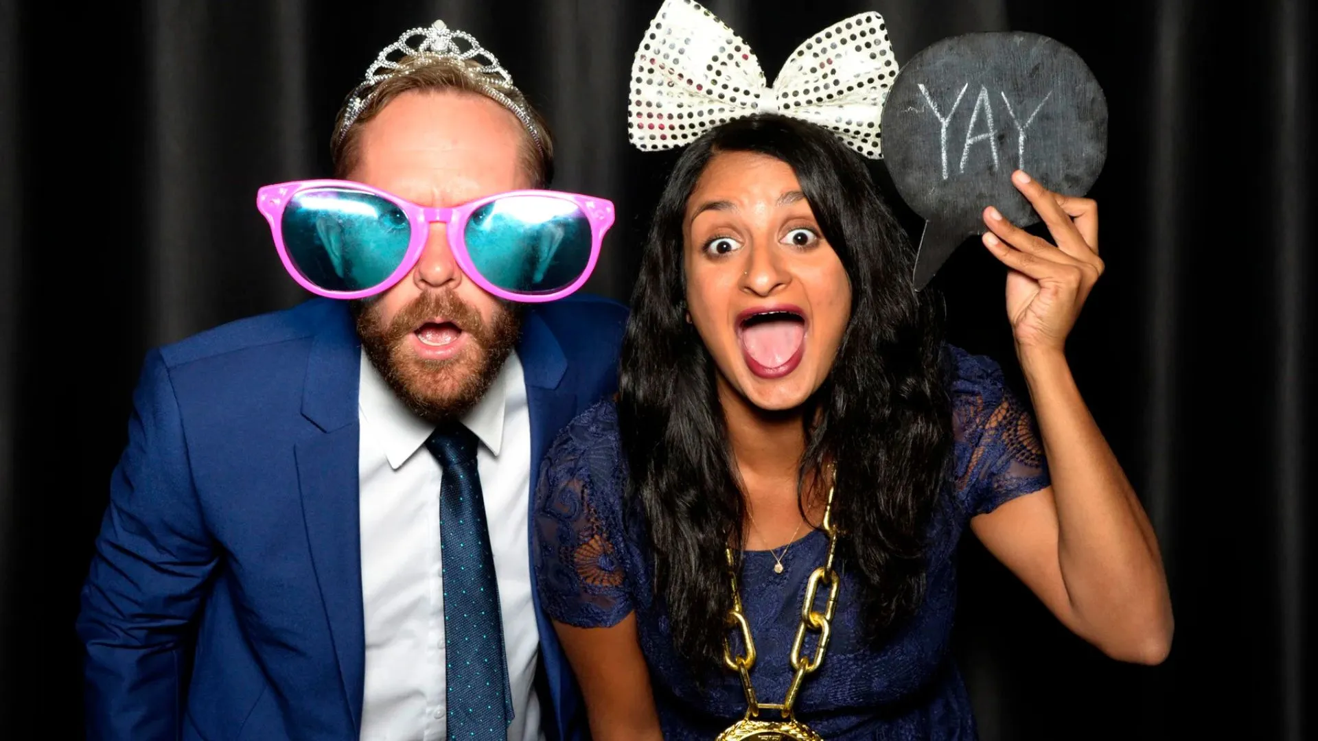 Photo Mirror Booth ativacao: Ativação • fundo instagramável • mais tráfego